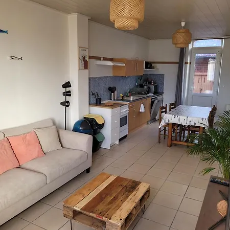 Petite Maison Proche - *