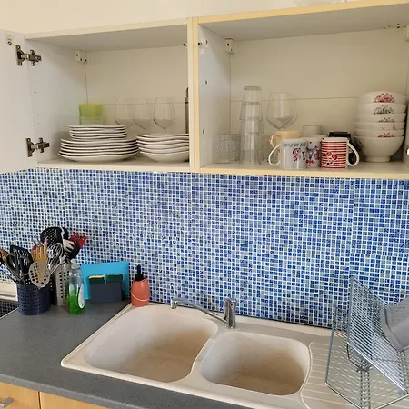 Petite Maison Proche - *