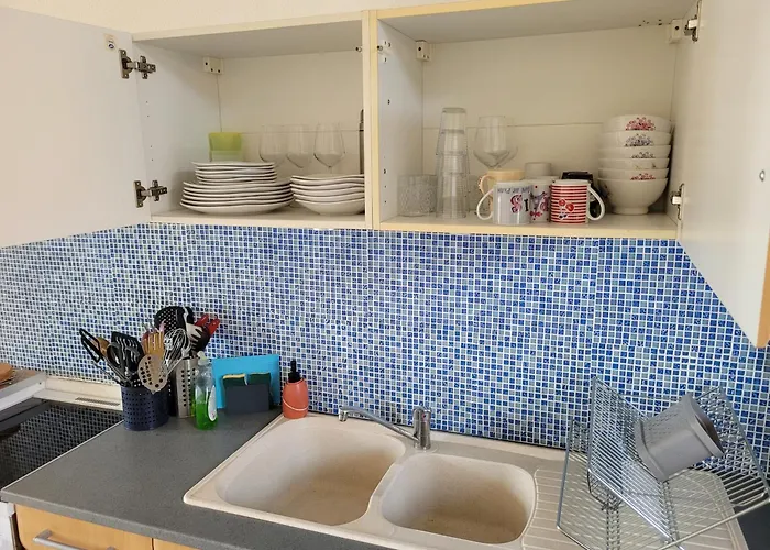 Petite Maison Proche - *